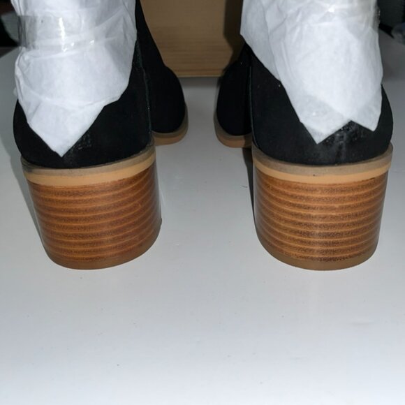 New in the Box Steve Madden Women's Lancaster Bootie in Black Suede Size 9 - Picture 3 of 6